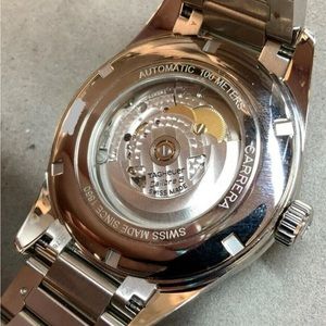 Like new tag heuer Carrera day date. Extra links and box included. 41mm